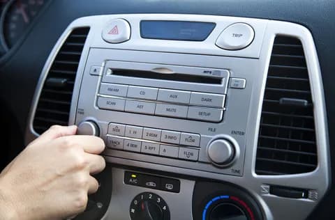 Innovative Radio Device for Emergency Vehicles by Sharjah Police