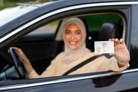 دليل شامل لتجديد تسجيل السيارة في دبي