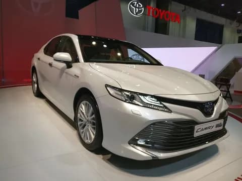 2018 Toyota Camry Hybrid Review