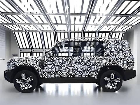 iCAUR تطلق سيارة V27 الكهربائية في الإمارات: مستقبل التنقل