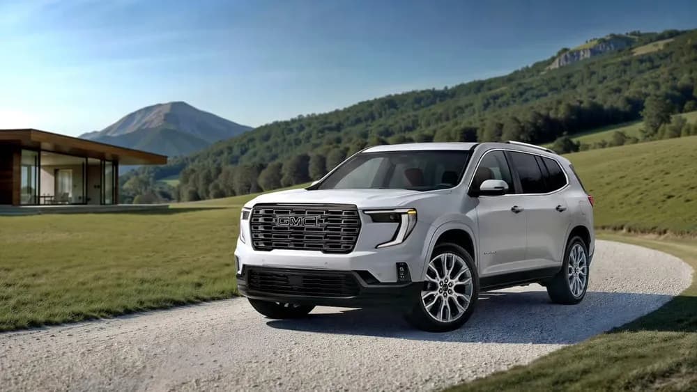 2026 GMC Acadia Denali Ultimate: Luxury SUV Showdown for GCC Buyers