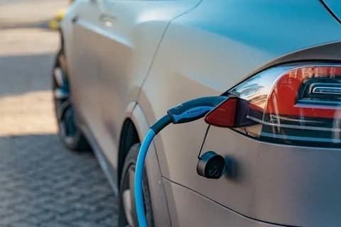 Top Electric Cars in UAE 2025: Prices, Charging, and Full Ownership Guide