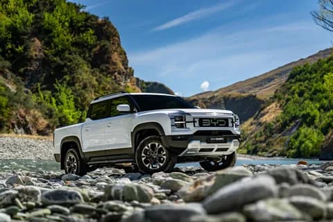 BYD Shark 6 vs Ford Ranger Raptor: Can the Hybrid Pick-up Match the Desert Beast?