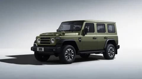 212 T01 vs Tank 300: Which Chinese 4WD SUV Emerges On Top?