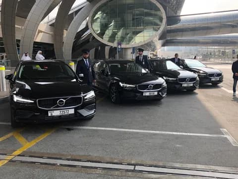 المشروعات التجارية تطلق سيارة فولفو V60 2021 الحصريّة