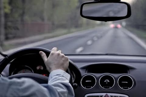 5 Simple tricks to get a safe car driving experience