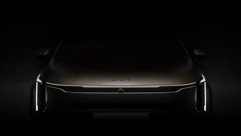 Kia K8 Sedan: Advanced Successor to Cadenza Announced