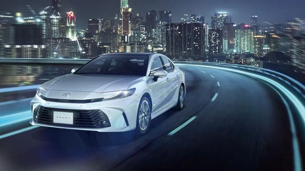 Toyota Camry 2025: The Ultimate Sedan for UAE Drivers