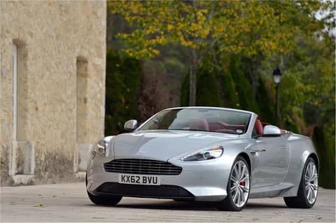 مراجعة أستون مارتن DB9 فولات 2025 - المواصفات، الأداء، الداخلية والمزيد - Expert car rating