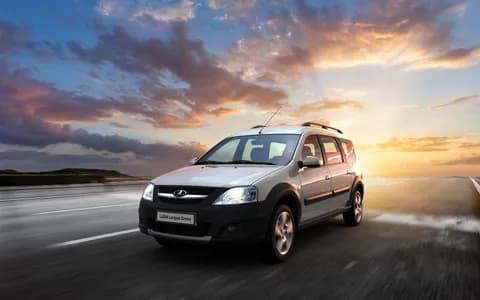 مراجعة لادا لارجوس كروس 2024 - المواصفات والأداء والداخلية وغير ذلك - Expert car rating
