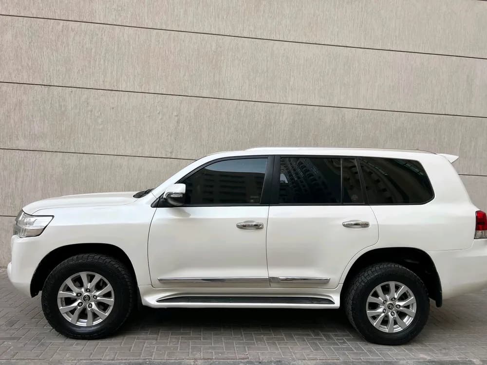 Used Toyota Land Cruiser 4.0 GXR 2019 Used Toyota Land Cruiser 4.0 GXR 2019 used_cars.forSale